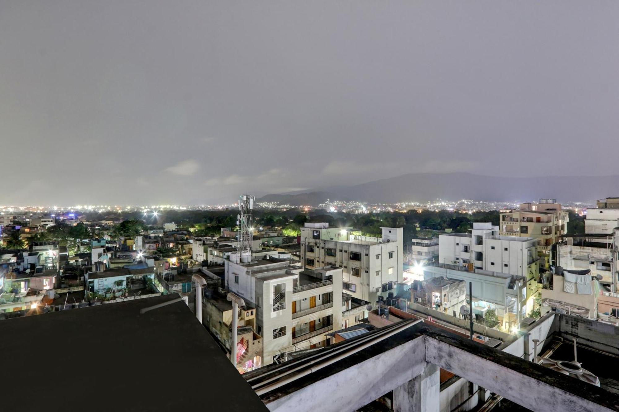 Capital O 49955 Hotel Green Tree Visakhapatnam Buitenkant foto